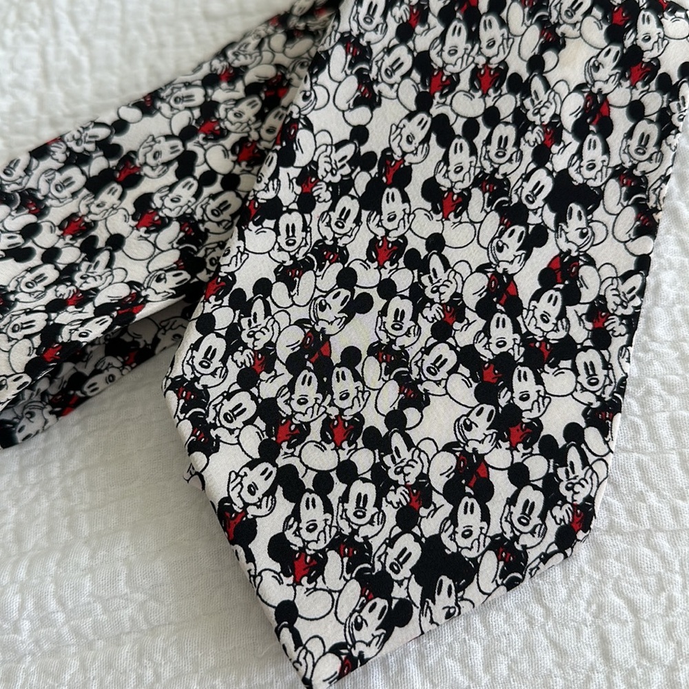 Vintage Mickey Mouse, Mens tie, The Tie Works by Disney, 100% Silk.
